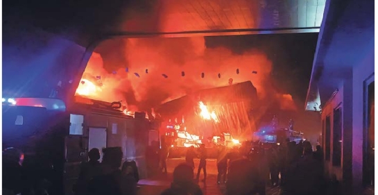 200 Fire Engine Fire at solar plant in Dudu, 20 fire engines make 200 trips; flames ...