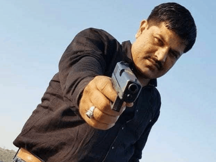 इंदौर के पुलिस प्रशिक्षण महाविद्यालय में पदस्थ हेड कांस्टेबल ड्राइवर फिरोज खान।