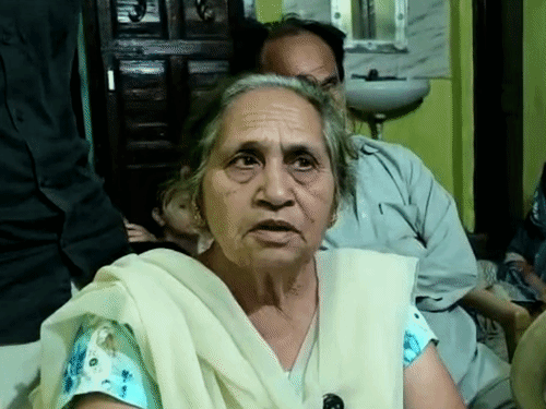 बुआ बोली- मौत से कुछ दिन पहले फोन कर बताई थी परेशानी।