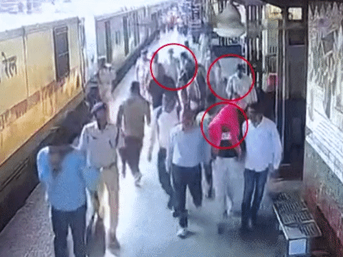 राजस्थान पुलिस ने 19 अक्टूबर की सुबह 3 शूटर्स को कोटा स्टेशन से गिरफ्तार किया था।