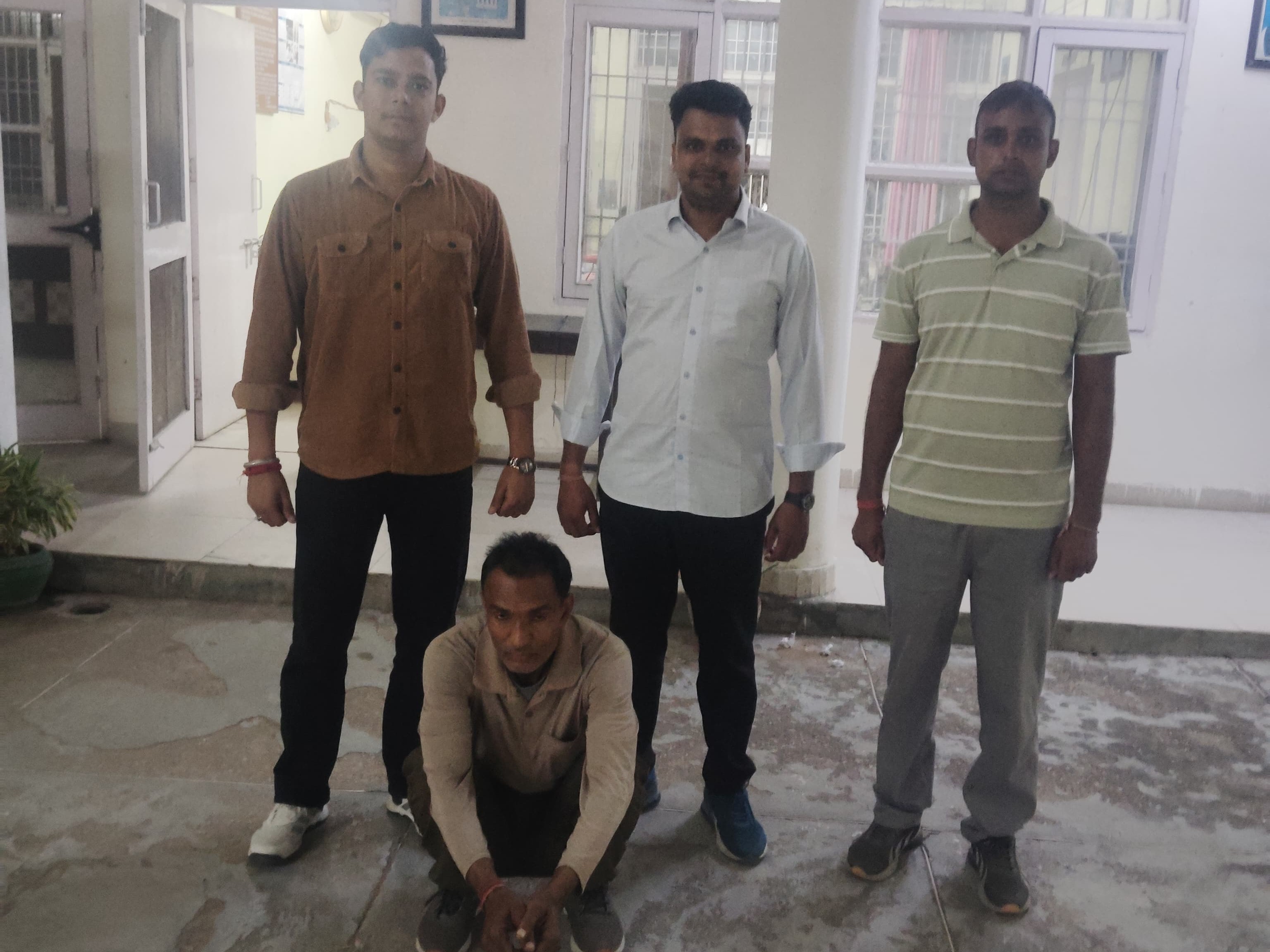 महेंद्रगढ़ पुलिस की गिरफ्त में आरोपी बिजेंद्र। - Dainik Bhaskar