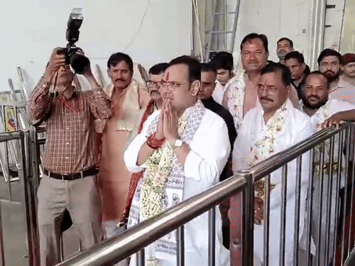 खाटूश्यामजी मंदिर में जाते हुए सीएम भजनलाल शर्मा।