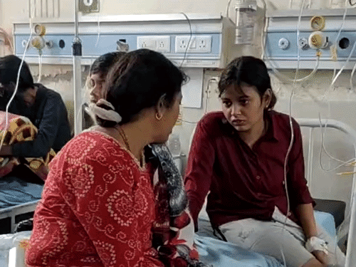 फरीदाबाद में नेवी में तैनात पति से परेशान; बेटी बोली- चरित्र पर शक करते हैं पापा|फरीदाबाद,Faridabad - Dainik Bhaskar