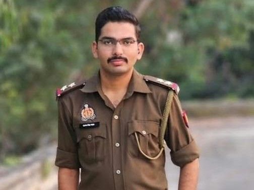 Muzaffarnagar Road Accident | Sub-Inspector Arun Chahar Killed In Truck ...