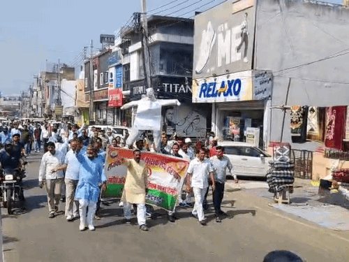 HTET की अनिवार्यता का कड़ा विरोध; JAC के बैनर तले निकाला रोष मार्च|नारनौल,Narnaul - Dainik Bhaskar