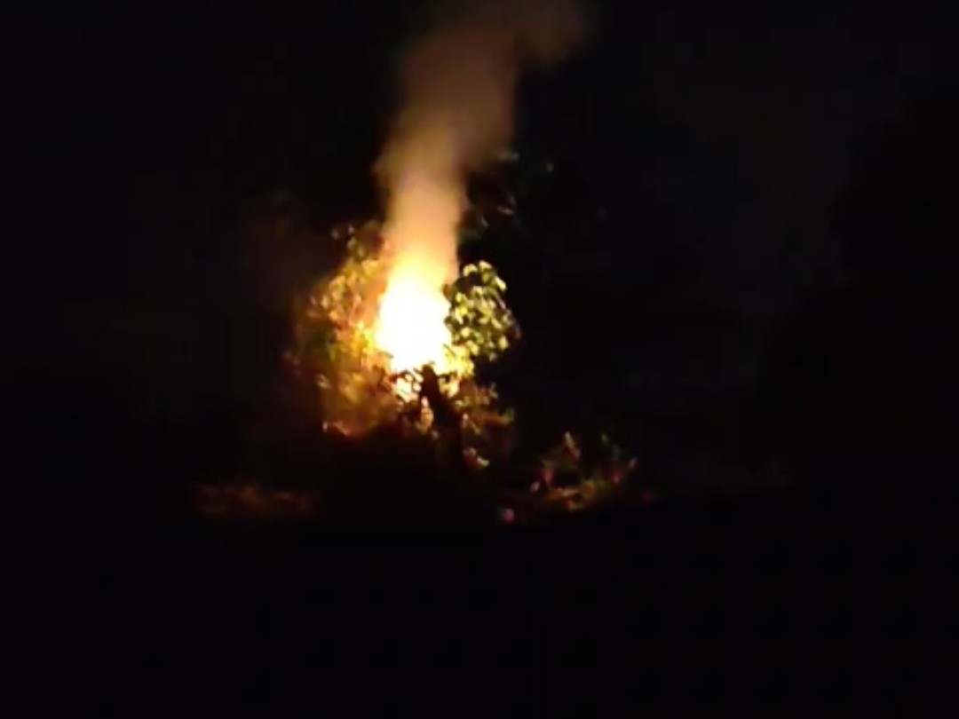 Pakahan High Tension Wire Fire | Villagers Save Village From Accident