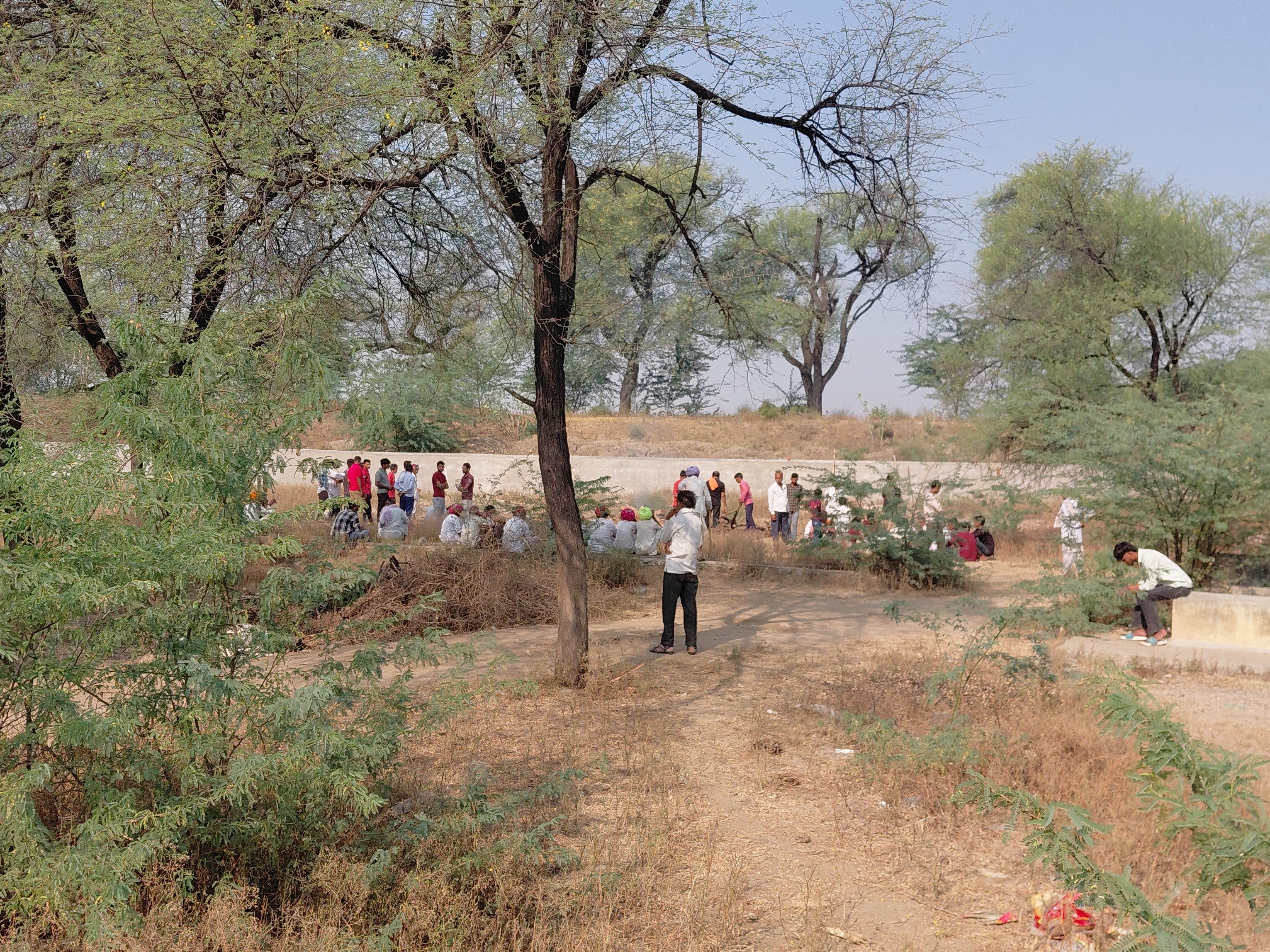 Asind Paldi Village Cremation Ground Crisis | Lack Facilities Open Pyre