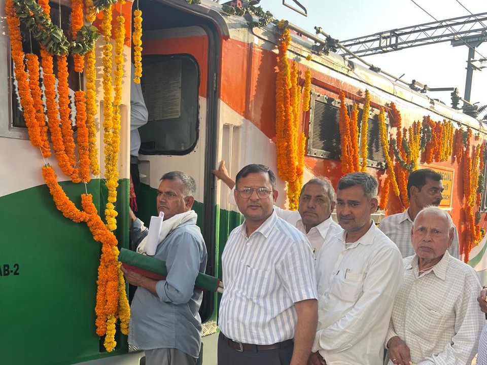 Santragachi-Khatipura Weekly Train Launch | Bandikui Junction Arrival