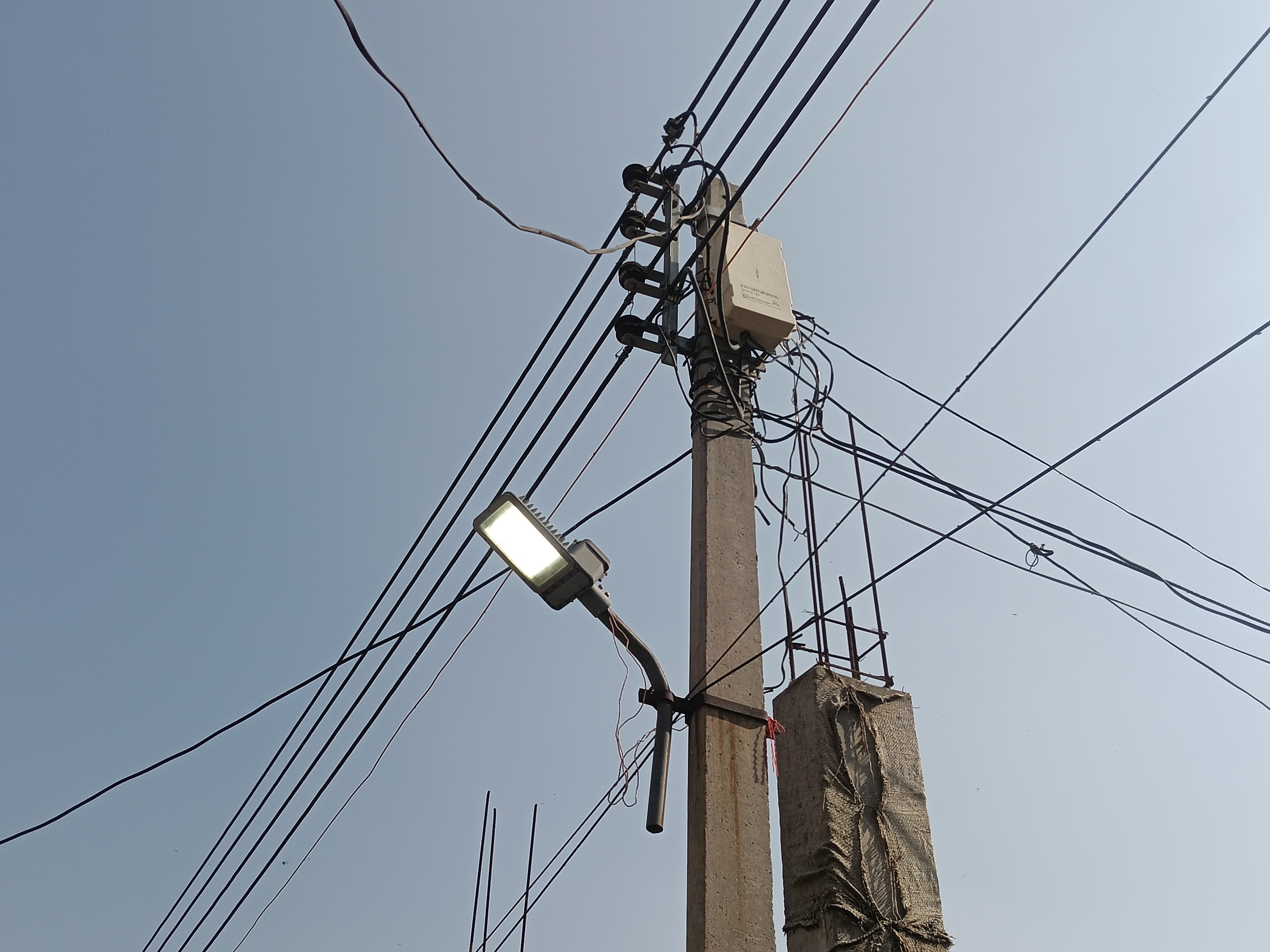 Aligarh Ward 48 Islamnagar News | Municipal Corporation Street Light Waste