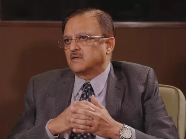 जस्टिस अभय 31 अगस्त 2021 से सुप्रीम कोर्ट में बतौर जज रहे, और 24 मई 2025 को रिटायर हुए। - Dainik Bhaskar