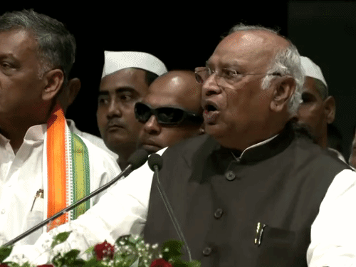मल्लिकार्जुन खड़गे ने रविवार को पटना में कांग्रेस के कार्यक्रम में यह बयान दिया था। - Dainik Bhaskar