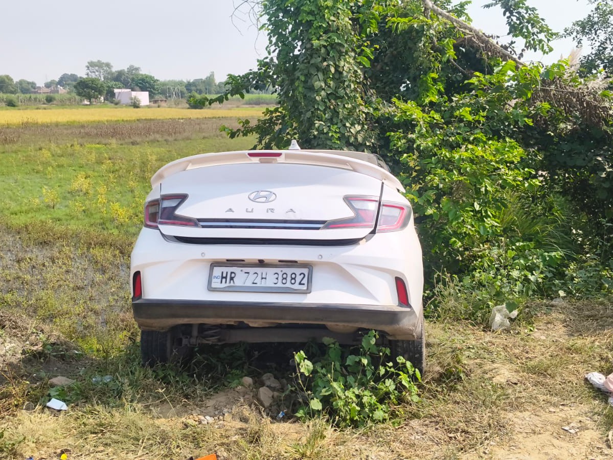 National Highway 19 Accident | Unnao Family Car Crashes Into Tree