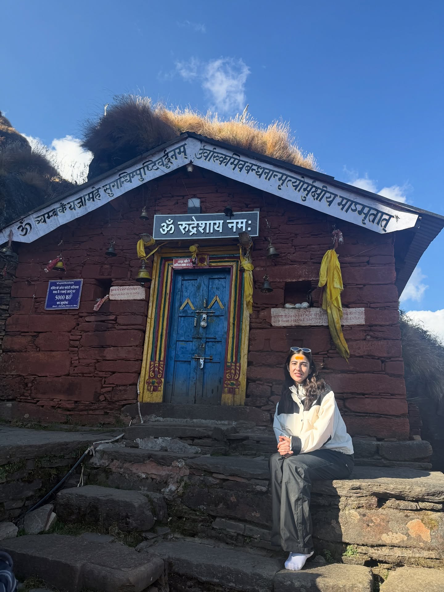 ये तस्वीर अक्टूबर 2025 की है, जब सारा अली खान ने रुद्रनाथ धाम के दर्शन किए थे।