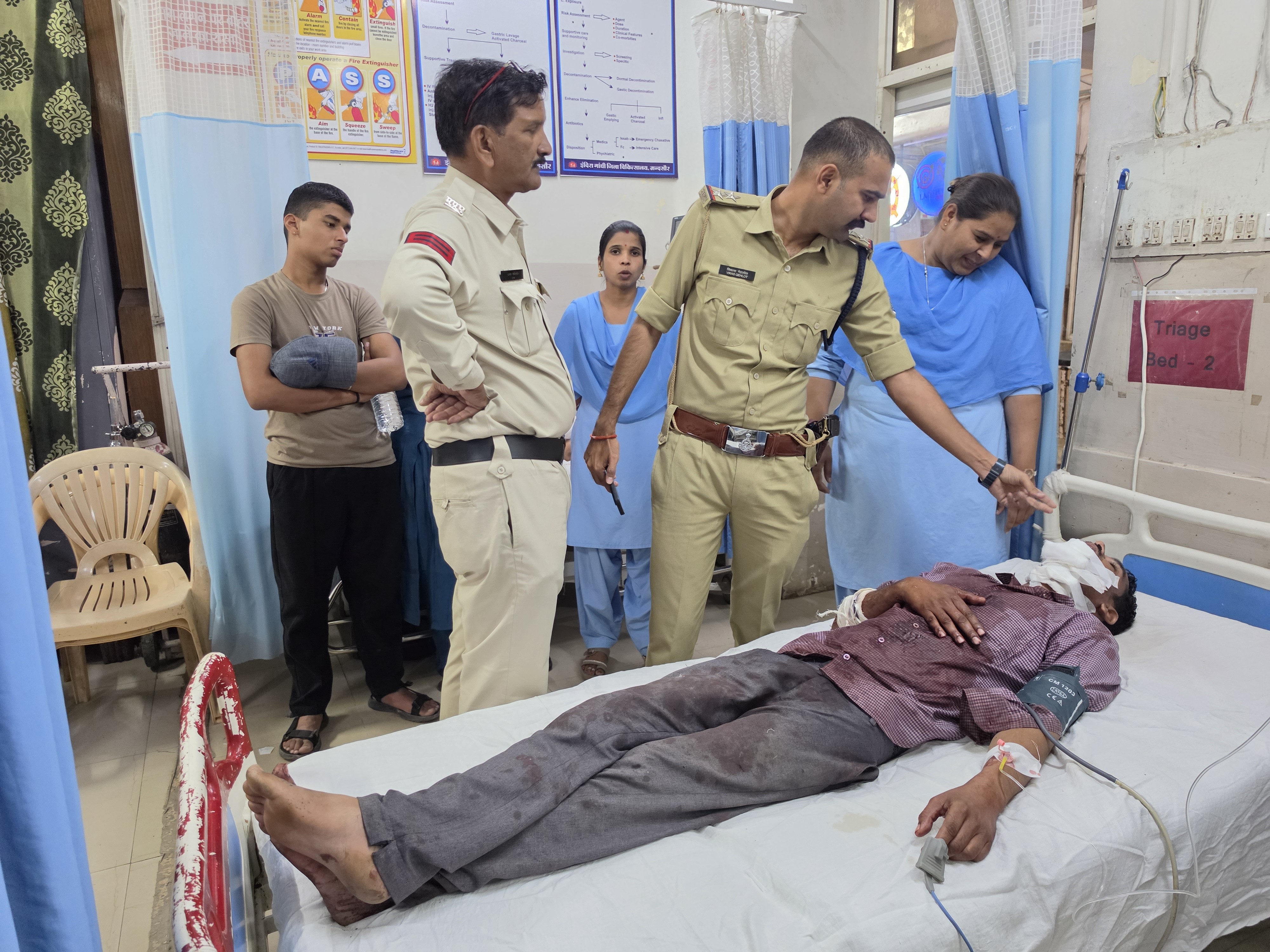 हादसे के बाद एसडीओपी-थाना प्रभारी अस्पताल पहुंचे