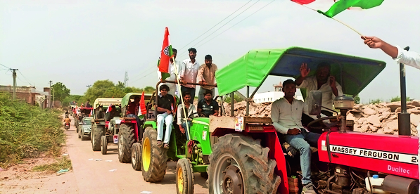 Congress demonstrated its strength with a 50-tractor rally.