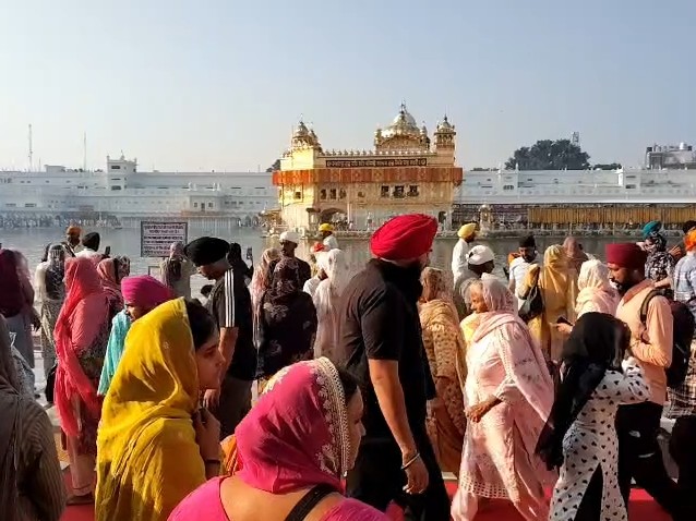 गुरु रामदास के प्रकाश पर्व पर उमड़ी संगत।