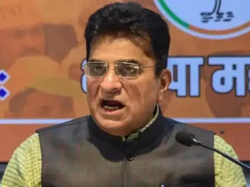 किरीट सोमैया महाराष्ट्र भाजपा के उपाध्यक्ष हैं। वह मुंबई उत्तर-पूर्व लोकसभा क्षेत्र से 13वीं और 16वीं लोकसभा के सांसद (MP) रह चुके हैं।