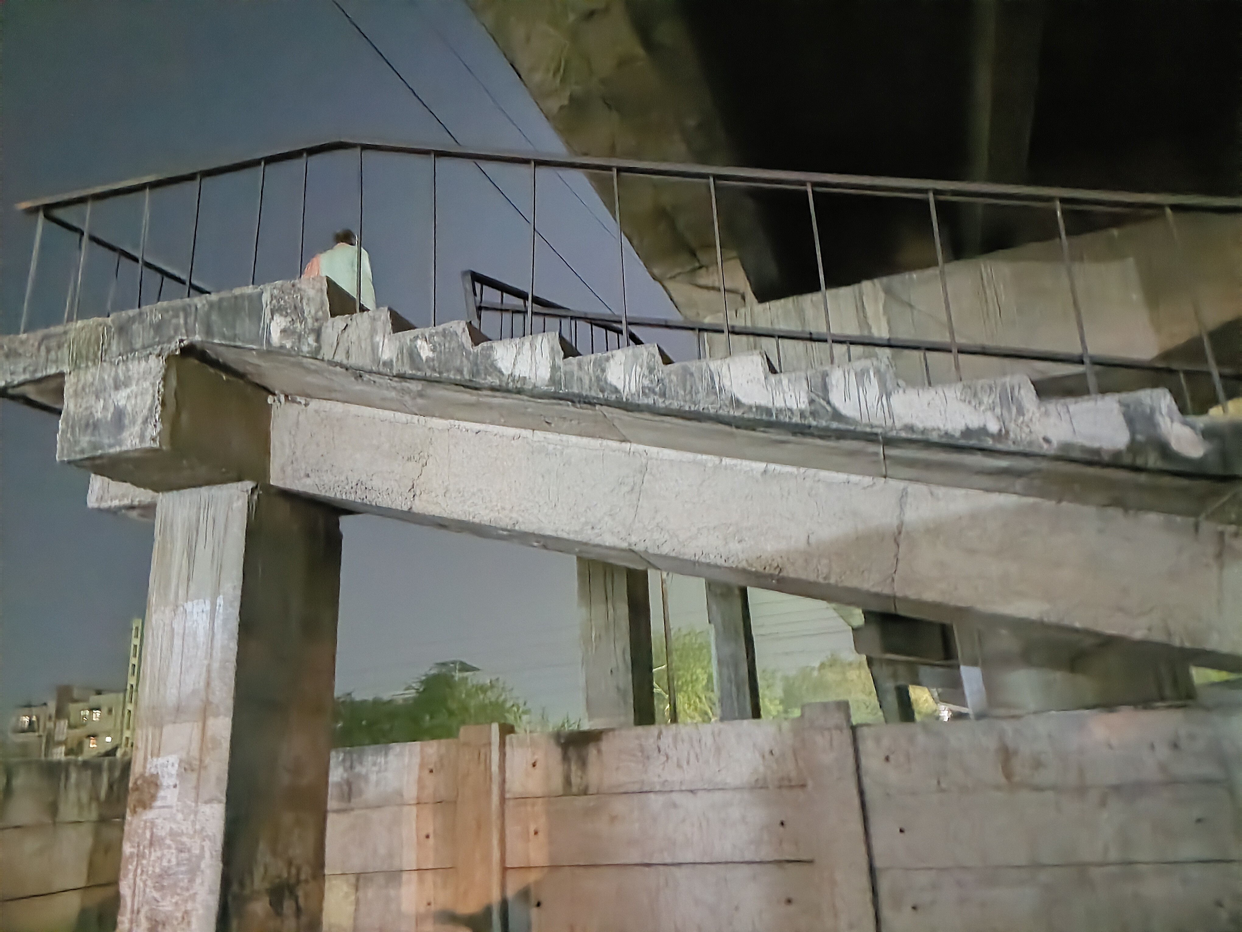 Kanpur Shyam Nagar Overbridge Street Light Issues | Accident Risk News