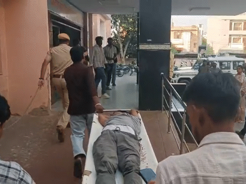 भतीजी की हत्या के बाद आरोपी ने कीटनाशक पीकर जान देने की कोशिश की। पुलिस ने उसे डीडवाना जिला अस्पताल में भर्ती कराया।
