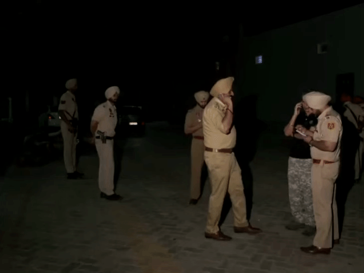 वारदात के बाद मौके पर जांच करने पहुंची पुलिस।