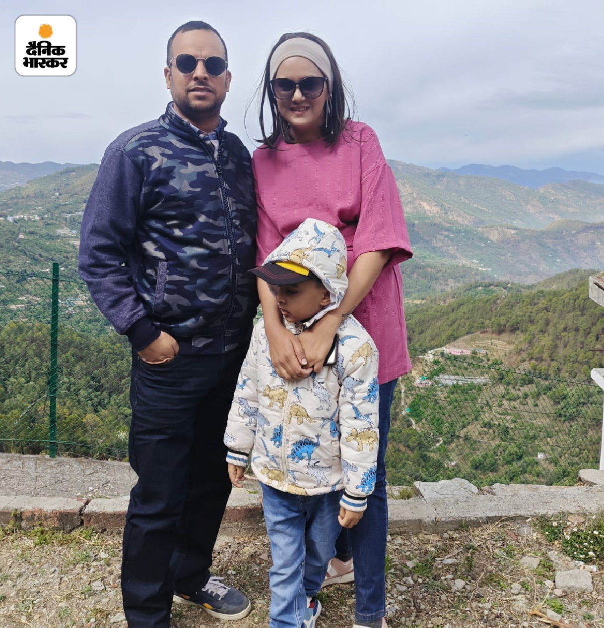 पति निशांत और बेटे के साथ मनु। वो कहती हैं- निशांत के कहने पर मैंने विग पहनना शुरू किया।