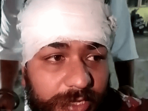 घटना की जानकारी देता पीड़ित।