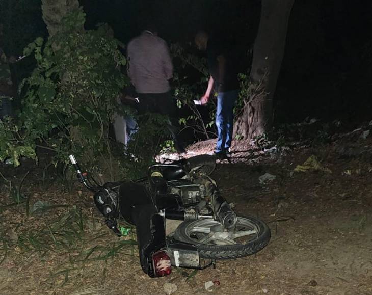 धर्मेंद्र इसी स्पलेंडर बाइक से भाग रहा था। उसके साथ 2 बदमाश भी सवार थे, जो मौके से भाग निकले।