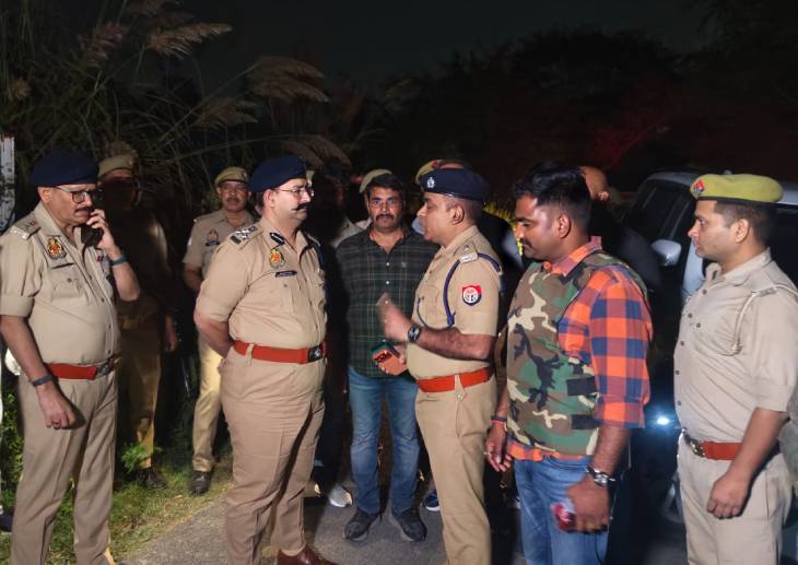 धर्मेंद्र ने निवाड़ी क्षेत्र में डकैती के दौरान मकान मालिक पर जानलेवा हमला किया था।