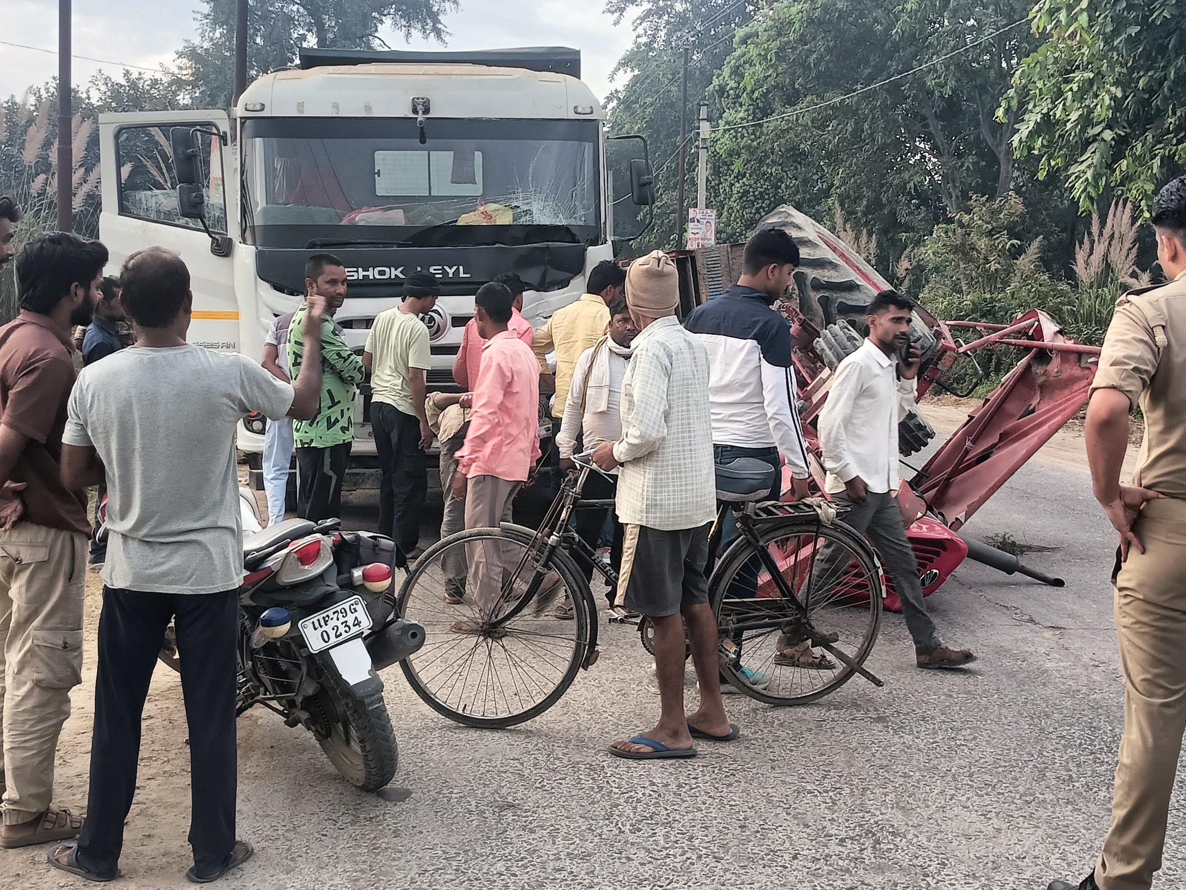 Etawah Kakor Accident | Tractor-Trolley Dragged By Dumper