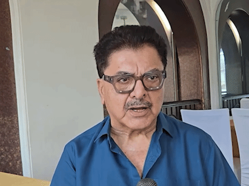 फिल्म निर्माता अशोक पंडित।