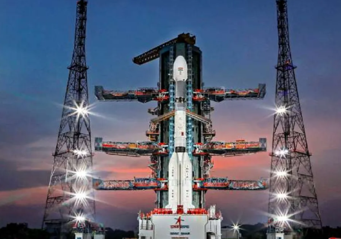 पहिल्यांदाच 2023 मध्ये एका भारतीय नेव्हिगेशन उपग्रहावर स्वदेशी अणु घड्याळ प्रक्षेपित करण्यात आले होते.
