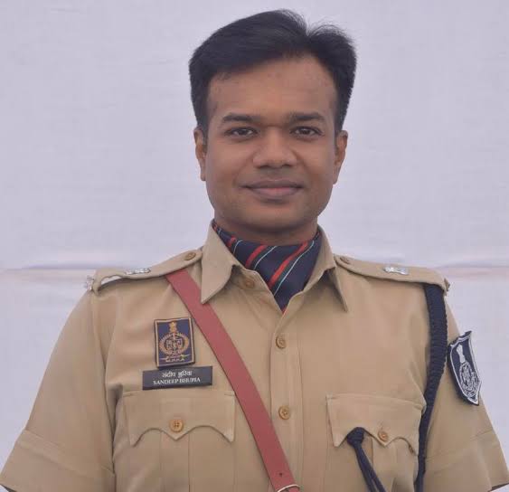 एसपी रॉबिन्सन गुरिया समेत 15 का सम्मान