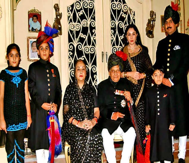 Lord Shrirams Descendant Jaipur Royal Family Celebrates Diwali In Black