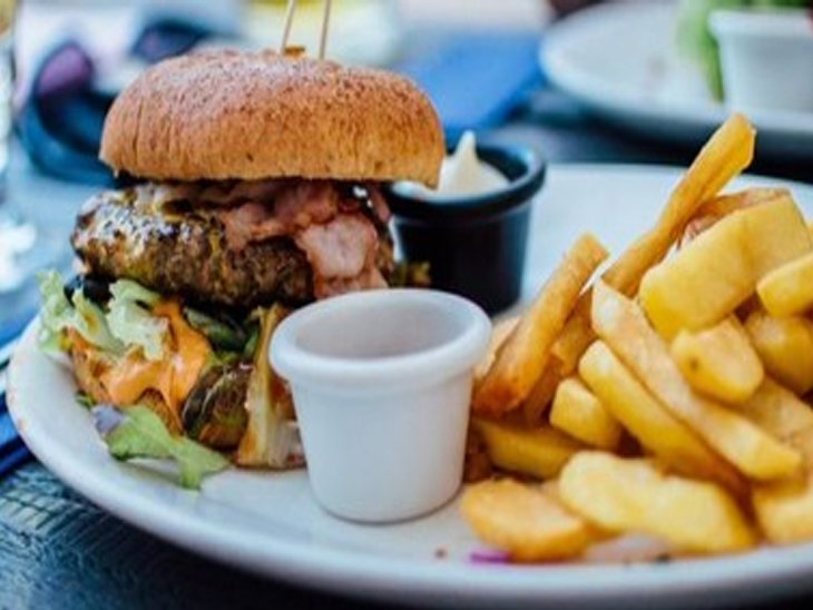 School canteens, ban on sale of junk food within 50 meters, fast food