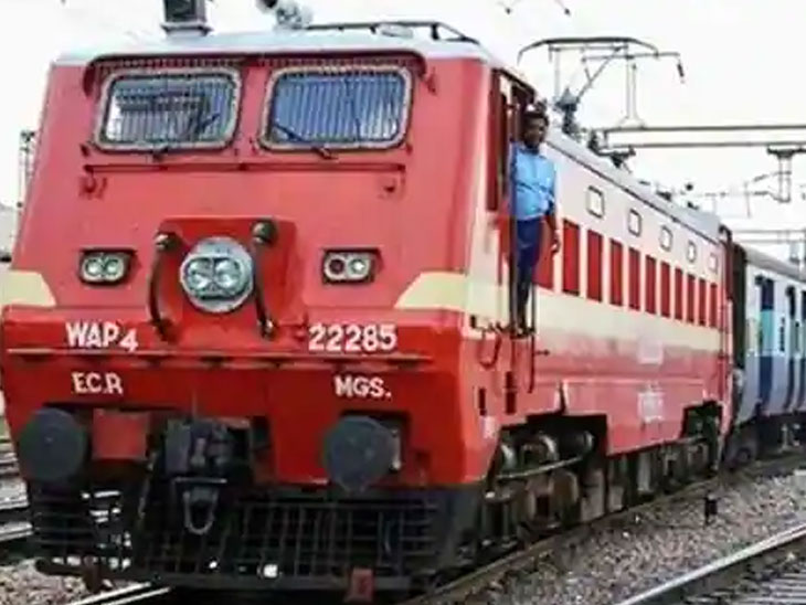 Maharastra kokan railway accident updates 26 june 2021 | रत्नागिरी जिल्ह्यात कोकण रेल्वे मार्गावर इंजिन घसरले, वाहतूक ठप्प, कोणतीही जीवीतहाणी नाही - Vimarsana News