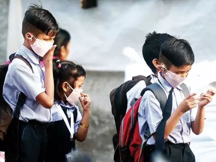 Maharashtra : Postponing the decision to start schools from August 17, the Thackeray government took the decision after a meeting of the task force | 17 ऑगस्ट पासून शाळा सुरु करण्याच्या निर्णयाला स्थगिती, टास्क फोर्सच्या बैठकीनंतर ठाकरे सरकारने घेतला निर्णय - Vimarsana News