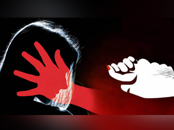 Accused on parole rapes widow in beauty parlor nashik | पॅरोलवरील आरोपीचा ब्यूटी पार्लरमध्ये विधवेवर बलात्कार, पोलिसांकडून त्याचा शोध सुरू - Vimarsana News