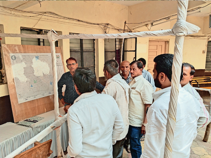 Koli, Jadhav, Kale, Batliwala, Sapate, Sheikh in trouble; Group leader