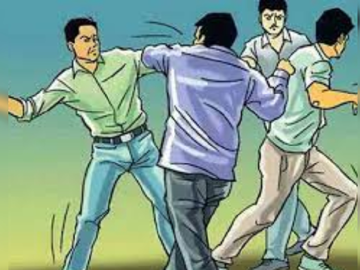 किनवट जवळील अंबाडीत धक्कादायक प्रकार; महिला सरपंचाचा विनयभंग करत सासर्‍यांसह बेदम मारहाण