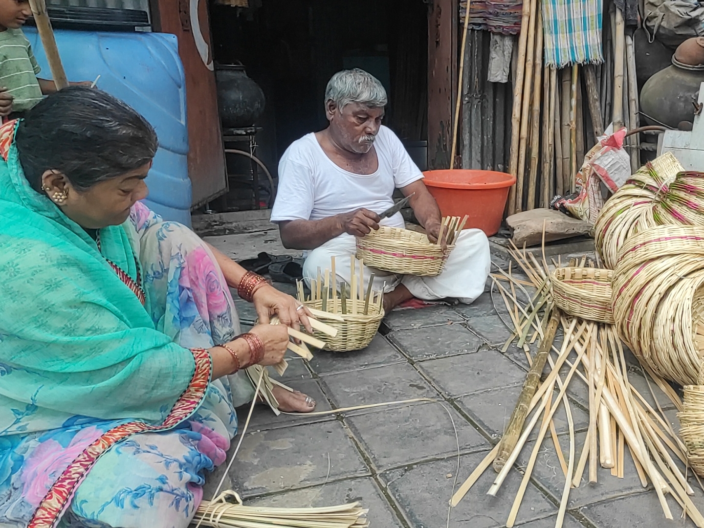 Preparations for Navratri in full swing in Solapur, thousands of curtains ready for Mother