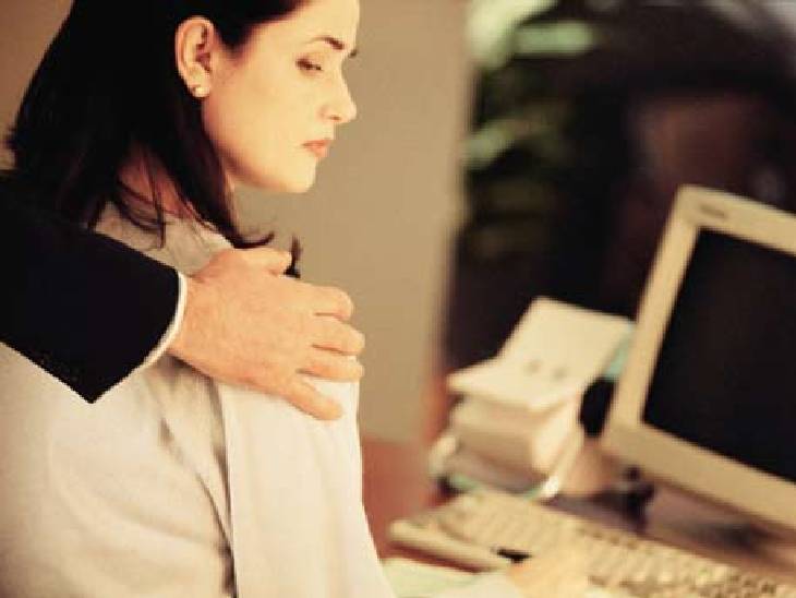 Sexual harassment at workplace, Delhi most unsafe for women, relatively low in Maharashtra | marathi news