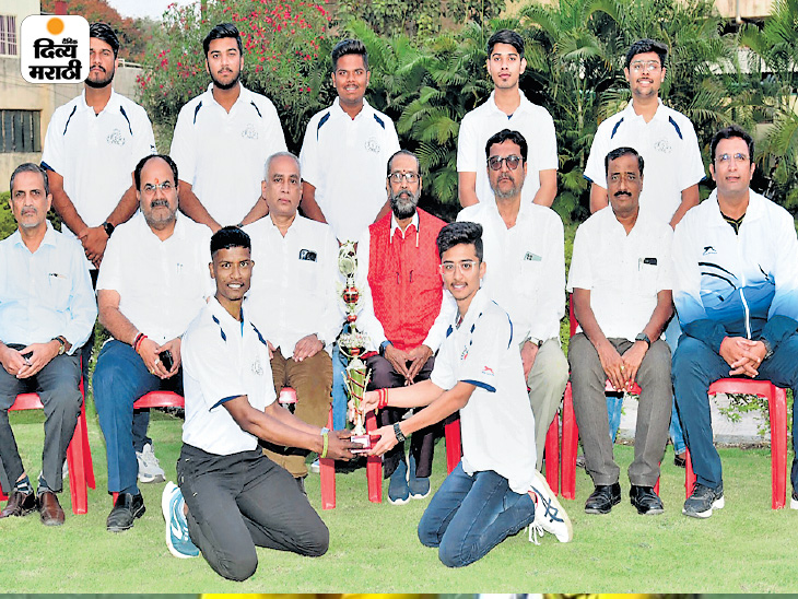 The men's team of Vivekananda College became the champions in the inter