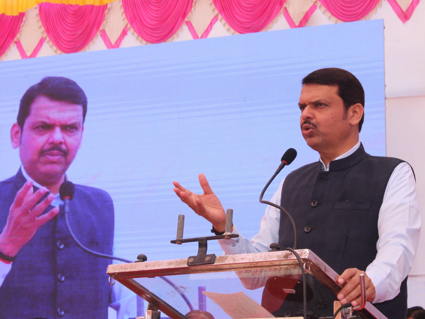 Fadnavis himself. Inauguration of Dingbar Baloba Bhegde Memorial ...
