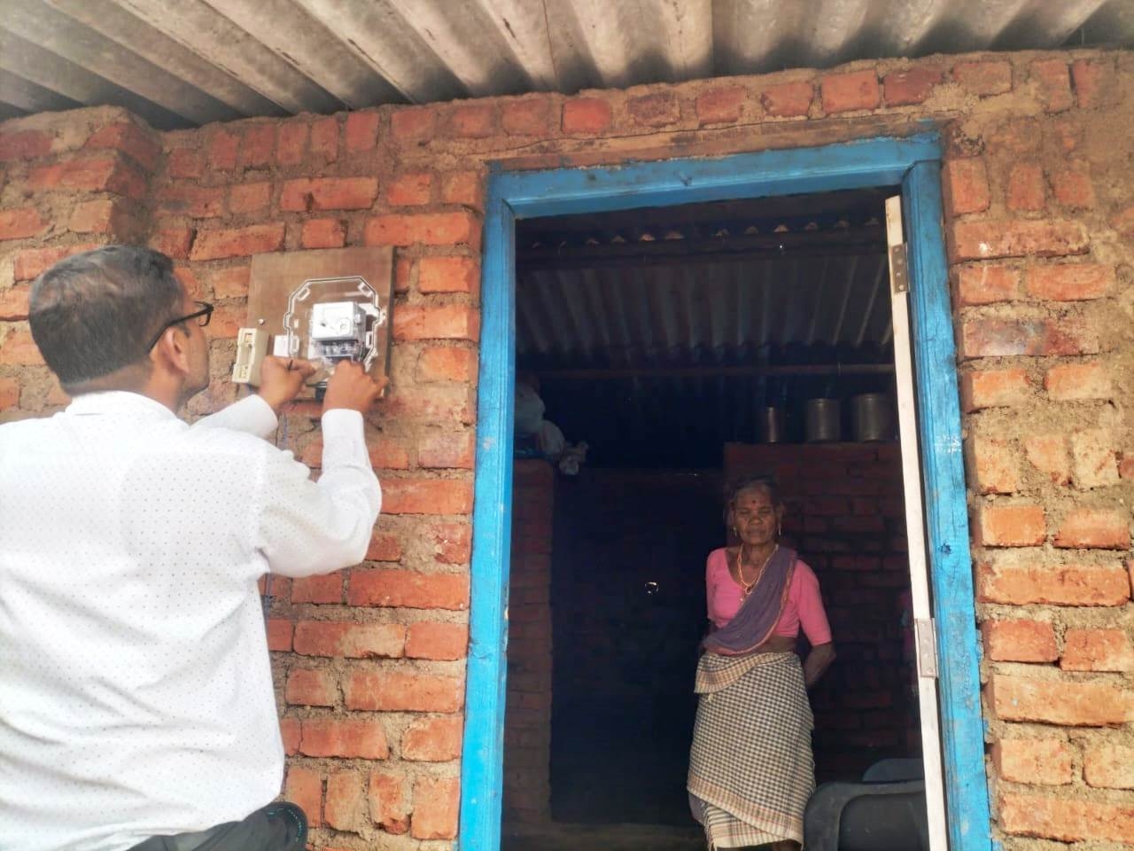 2,395 homes of tribals in remote areas of Purna State got electricity