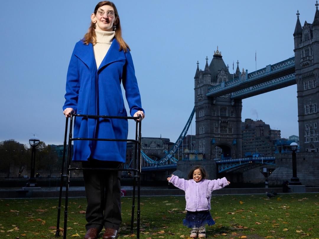 2 feet tall Jyoti Amge and 7 feet tall Rumesa Gelgi met