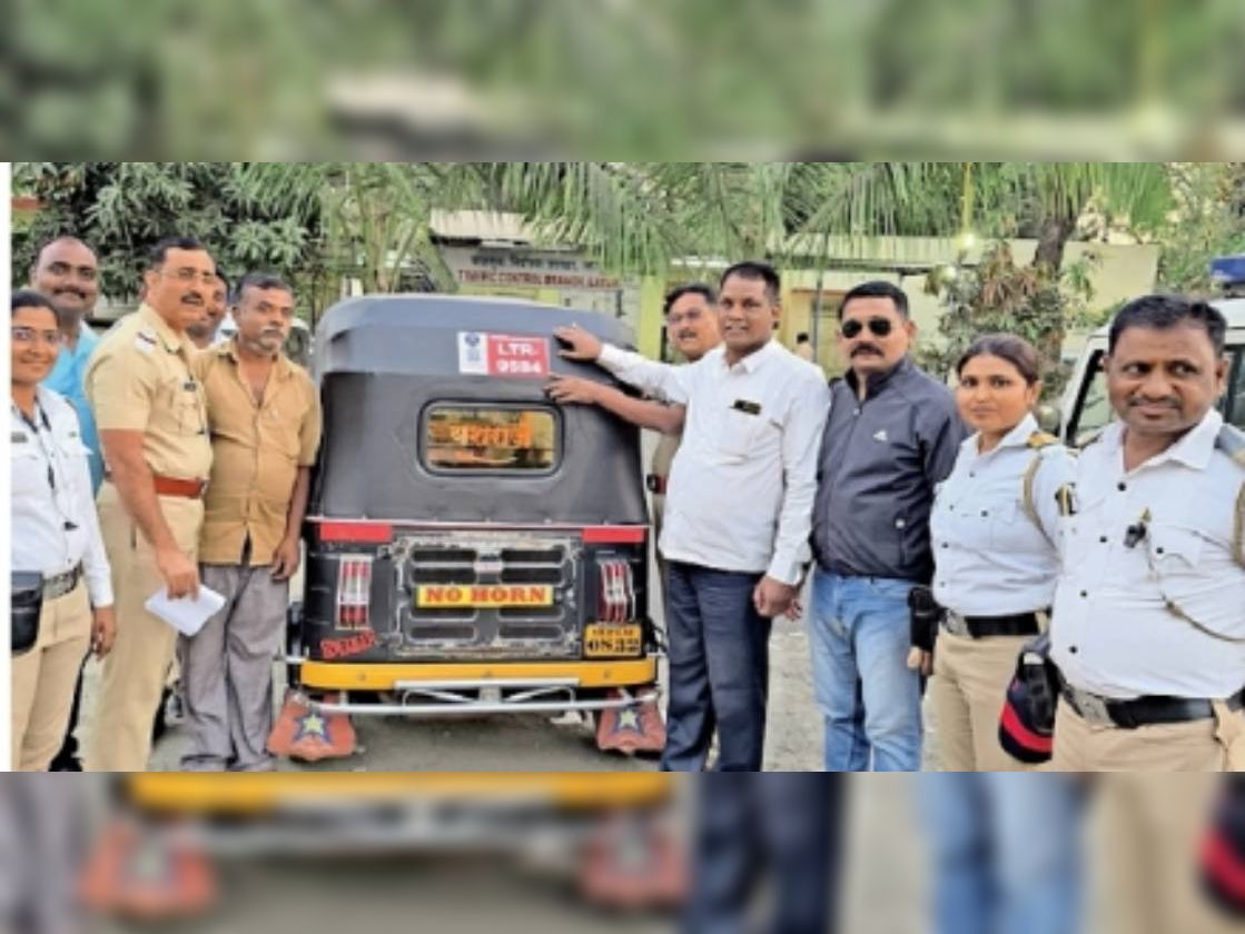 Qr Code On Rickshaw QR codes appeared on 2000 rickshaws, three complaints resolved in 25 ...