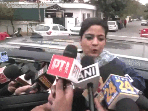 काश्मीरमध्ये सगळं ठीक आहे तर पाकिस्तानचा रस्ता खुला करा- मेहबूबा: म्हणाल्या- इथे एक पानही हलले तर शहा दिल्लीत बैठक बोलावतात