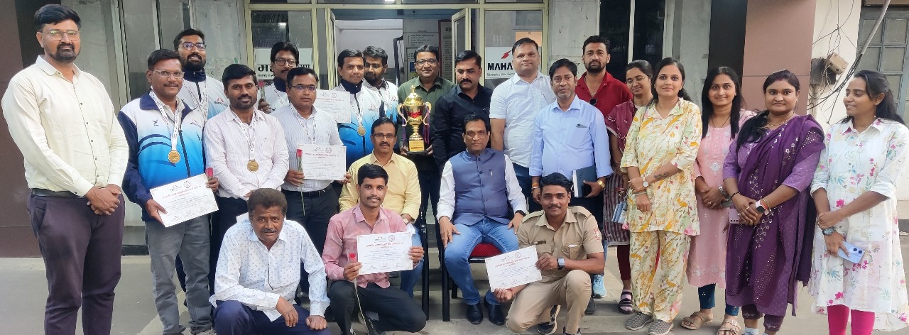 मुख्य अभियंता पवन कुमार कचोट, उप -मुख्य औद्योगिक संबंध अधिकारी बिस्वास पाटील, सहाय्यक अभियंता सचिन लाल्से, राज्यातील पदकविजेतेसह -लेवाल इंटर -लेव्हल स्पोर्ट्स टूर्नामेंटसह सर्वसाधारणपणे.