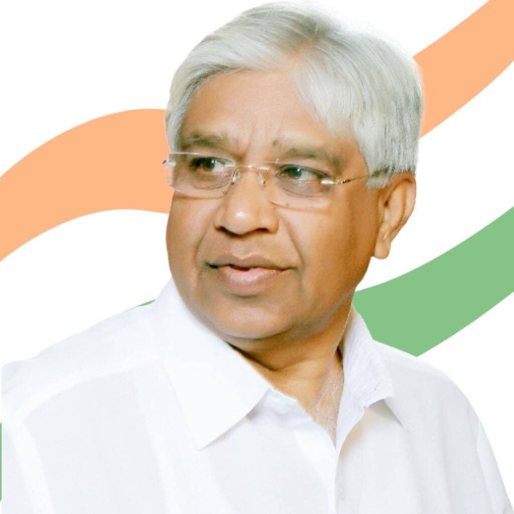 NCP leader Sanjay Khodke will be inducted as an MLA. | राष्ट्रवादीचे नेते  संजय खोडके यांची लागणार आमदारपदी वर्णी: जिल्ह्याच्या इतिहासात पहिल्यांदाच  पती, पत्नी ...