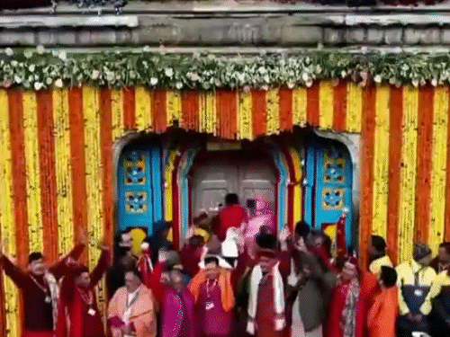 Kedarnath Dham Doors Open 2025 LIVE Photos Update | Char Dham Yatra |  केदारनाथ धामचे कपाट उघडले: 108 क्विंटल फुलांनी मंदिर सजवण्यात आले; सर्वात  पहिले दिव्य मराठीवर दर्शन ...